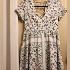 NEW/NEVER WORN Lulu’s floral dress